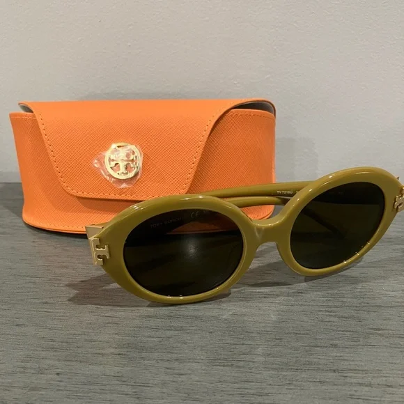 Chic Tory Burch Green Sunglasses with Orange Case - Picture 8 of 11